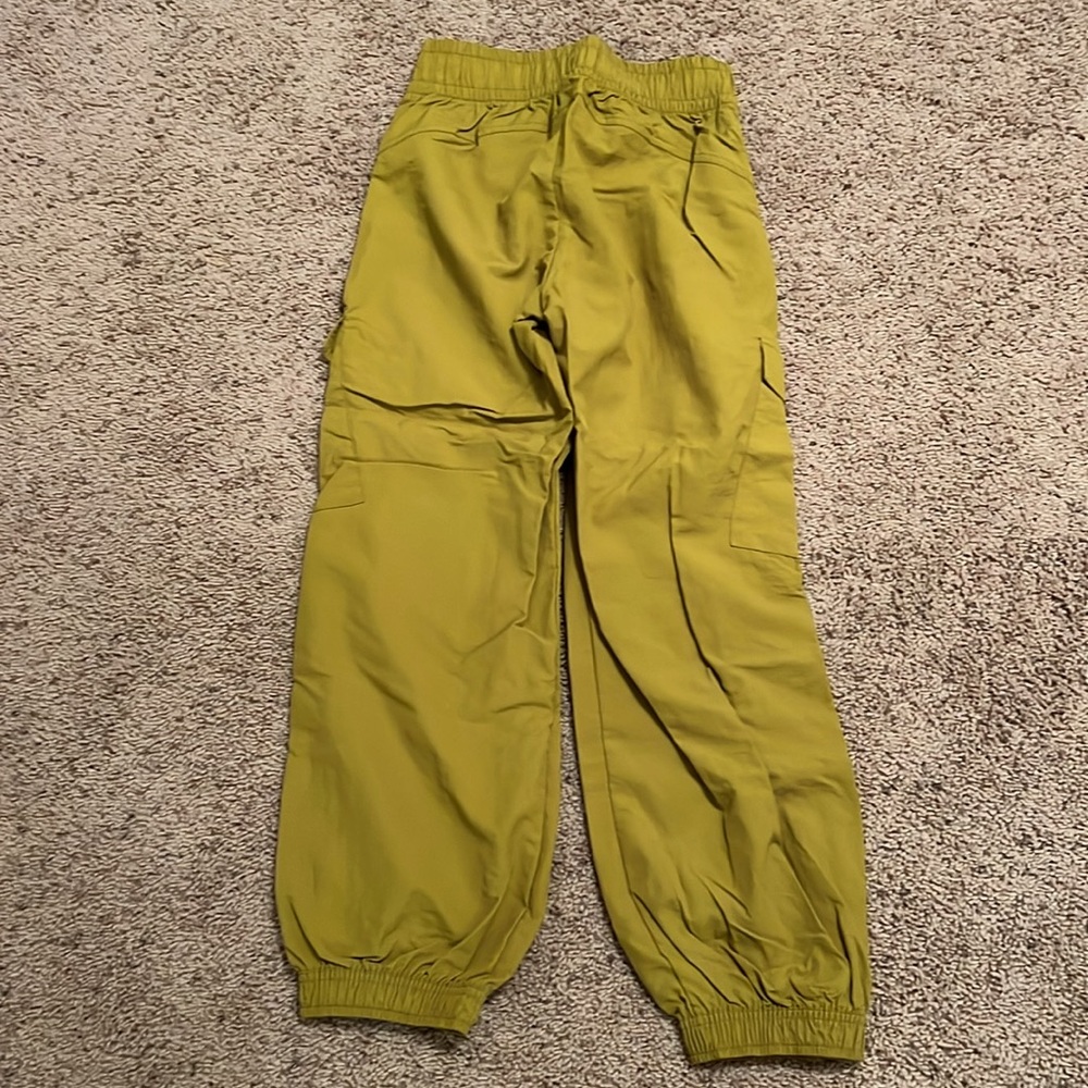 Old Navy Cargo Joggers - Picture 4 of 8